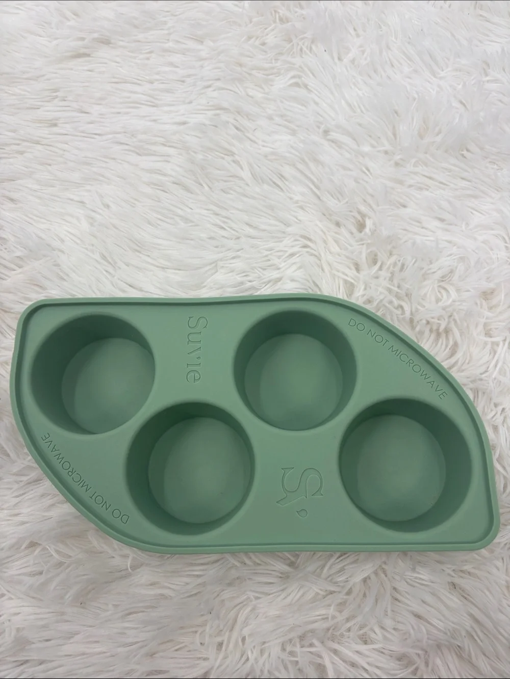Suvie Silicone Egg Tray Green